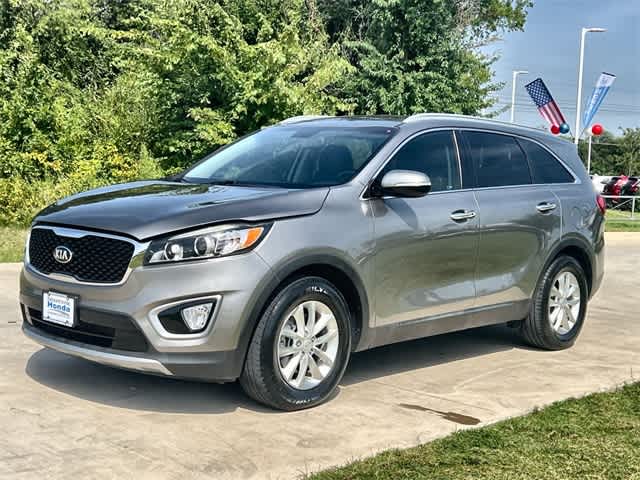 Used 2017 Kia Sorento EX with VIN 5XYPH4A51HG307031 for sale in Grapevine, TX