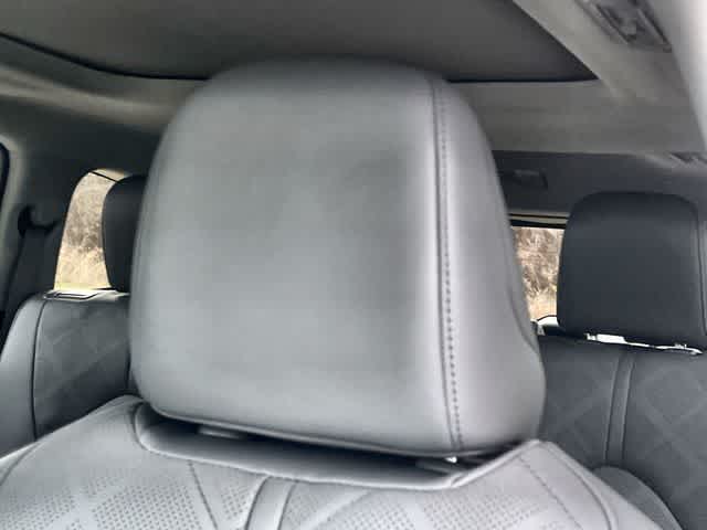 Thumbnail: 2023 Toyota Highlander - 25