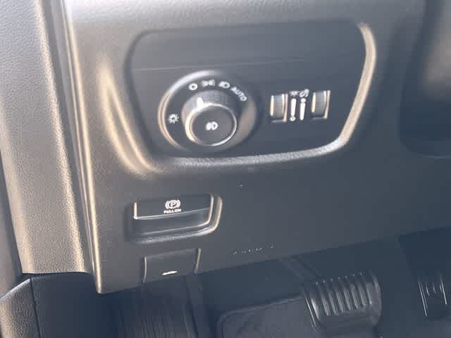 Thumbnail: 2023 Jeep Grand Cherokee L - 29