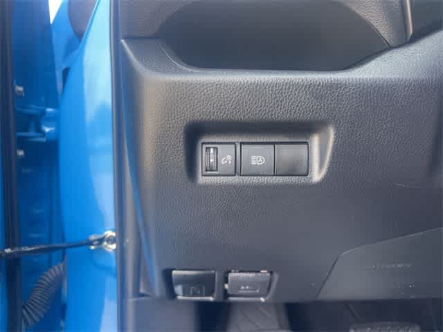 2021 Toyota RAV4 XLE 29