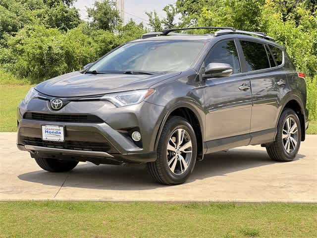 2018 Toyota RAV4 XLE 2