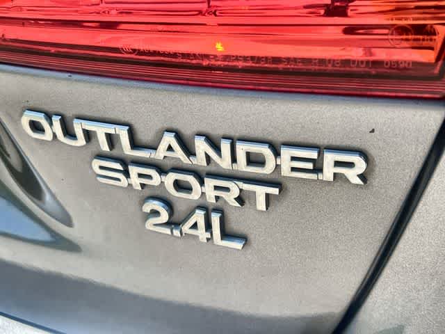 Thumbnail: 2015 Mitsubishi Outlander Sport - 8