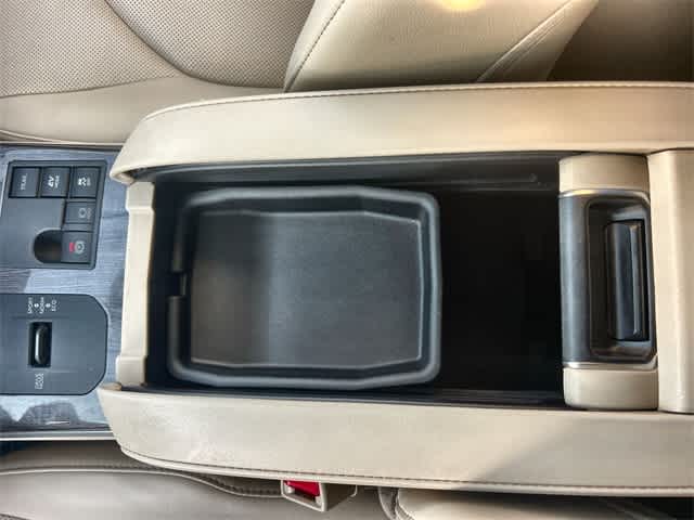 Thumbnail: 2023 Toyota Highlander - 27