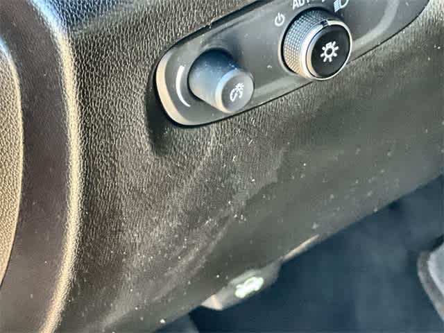 Thumbnail: 2023 Chevrolet Traverse - 29