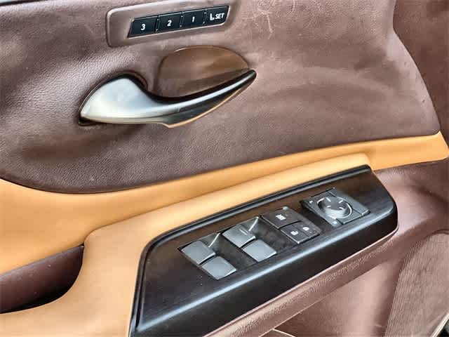 Thumbnail: 2019 Lexus ES - 30