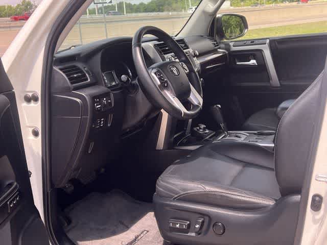 Thumbnail: 2015 Toyota 4Runner - 3