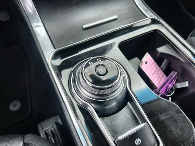 Thumbnail: 2019 Ford Edge - 16