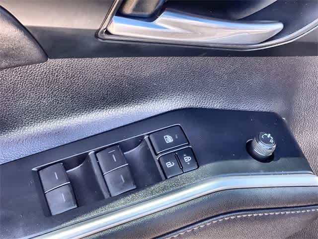 Thumbnail: 2020 Toyota Highlander - 30