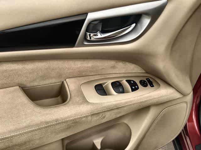 Thumbnail: 2013 Nissan Pathfinder - 30