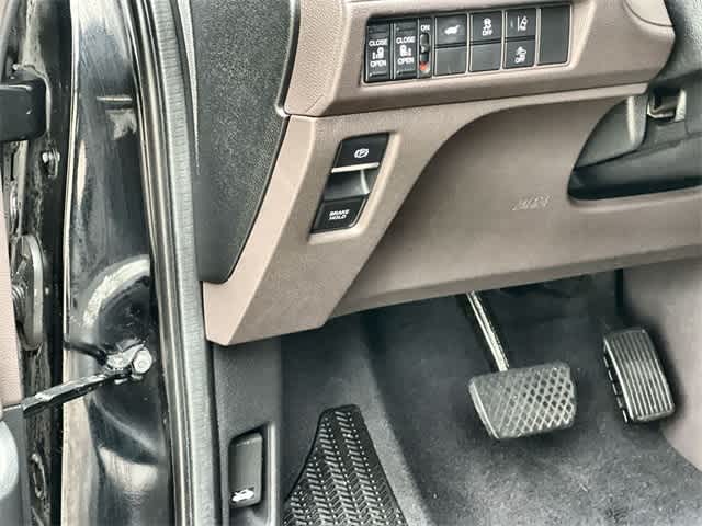 Thumbnail: 2018 Honda Odyssey - 29