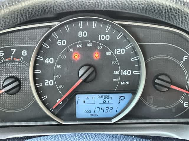 Thumbnail: 2013 Toyota RAV4 - 19