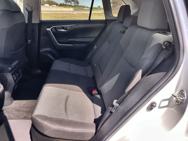 Thumbnail: 2022 Toyota RAV4 - 14