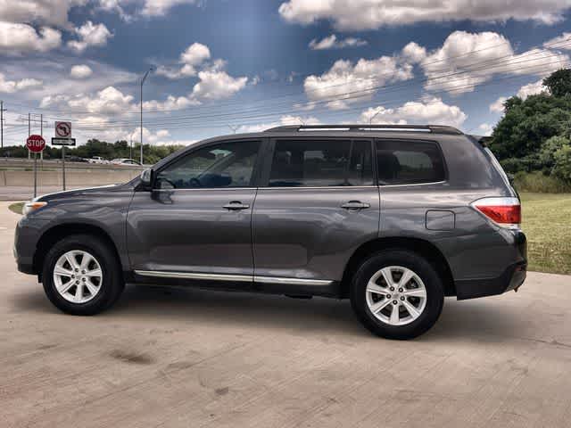 Thumbnail: 2012 Toyota Highlander - 3