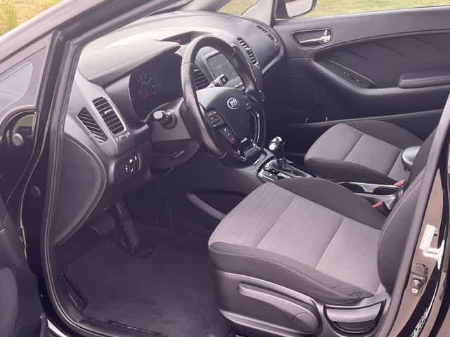 Thumbnail: 2017 Kia Forte - 3