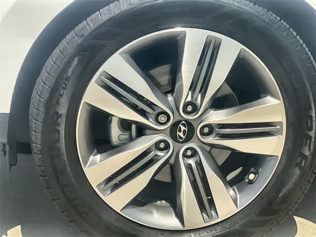 Thumbnail: 2015 Hyundai Tucson - 9