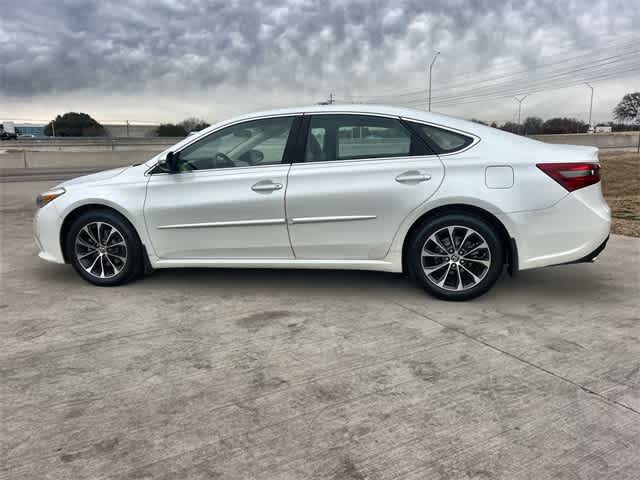 Thumbnail: 2016 Toyota Avalon - 4