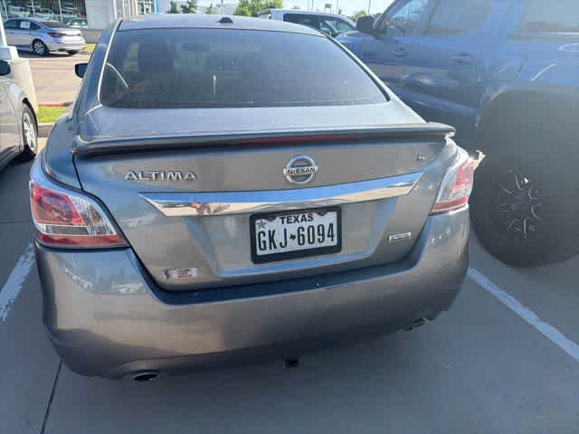 Thumbnail: 2015 Nissan Altima - 8