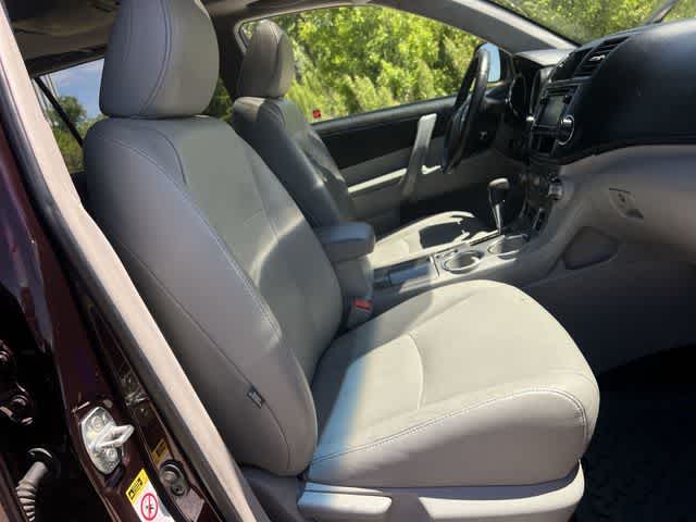 Thumbnail: 2013 Toyota Highlander - 12