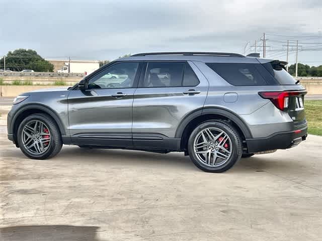 2025 Ford Explorer ST-Line photo 4