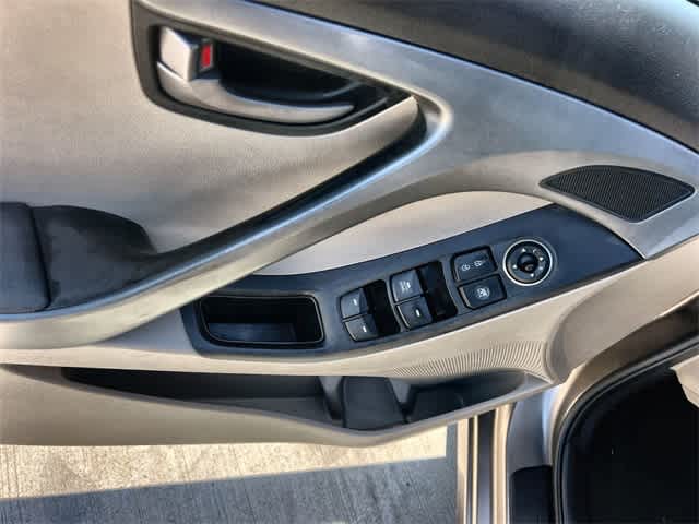 Thumbnail: 2014 Hyundai Elantra - 28