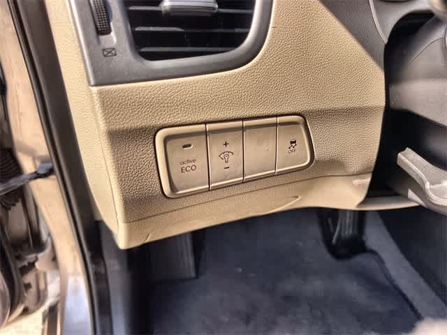 Thumbnail: 2014 Hyundai Elantra - 28