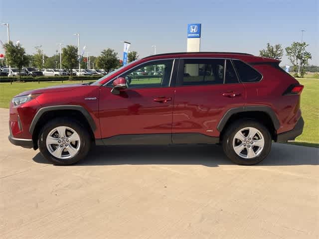 2021 Toyota RAV4 LE 4
