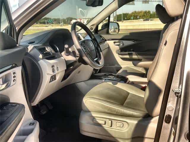 Thumbnail: 2017 Honda Pilot - 3
