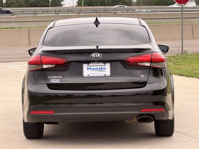 Thumbnail: 2017 Kia Forte - 6