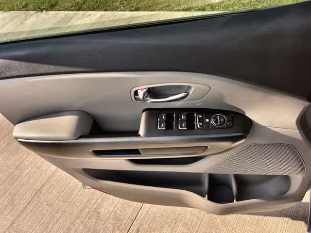 Thumbnail: 2020 Kia Sedona - 29