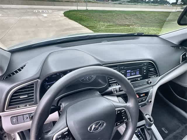 2017 Hyundai Elantra SE 25