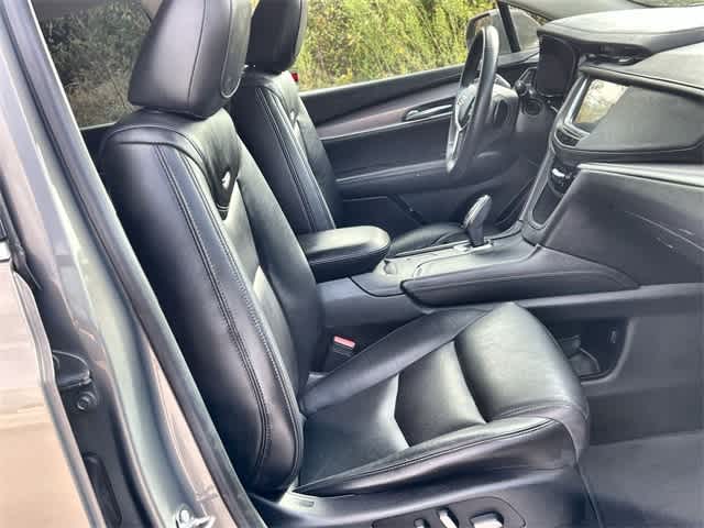 Thumbnail: 2017 Cadillac XT5 - 12