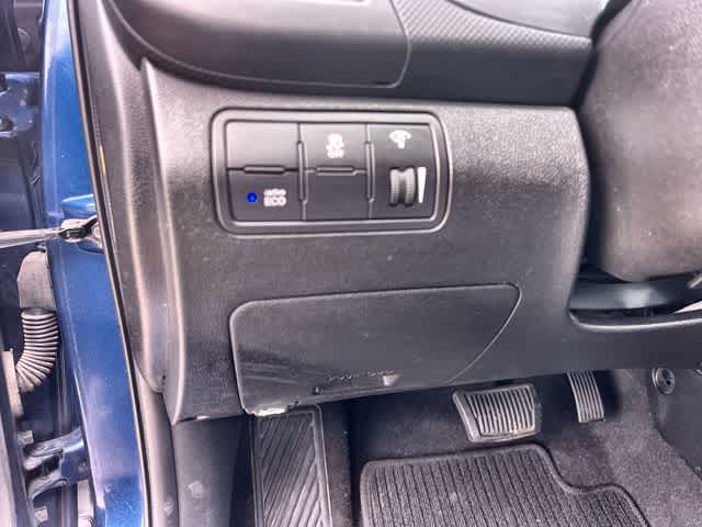 Thumbnail: 2015 Hyundai Accent - 27