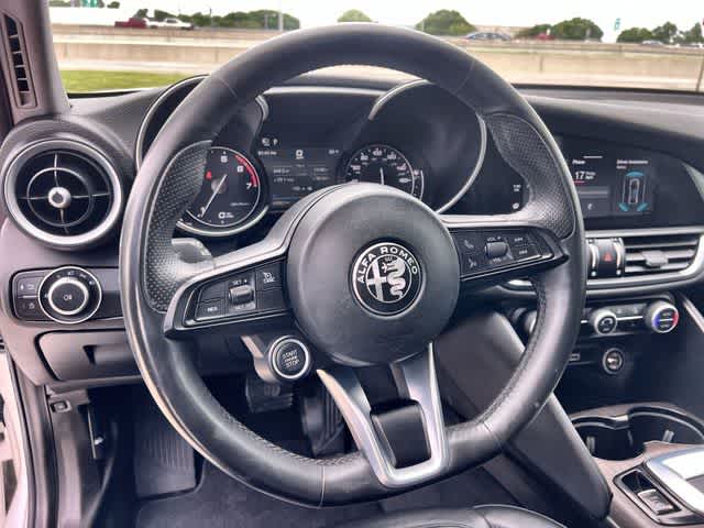 Thumbnail: 2020 Alfa Romeo Giulia - 17