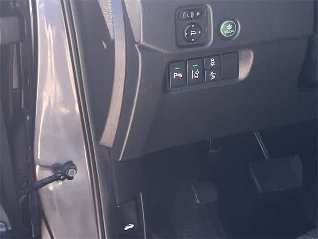 Thumbnail: 2017 Honda Pilot - 29