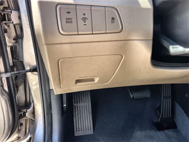 Thumbnail: 2014 Hyundai Elantra - 27