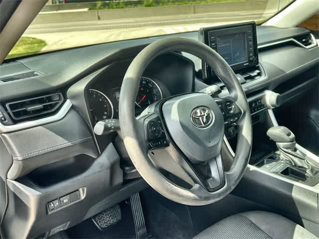 Thumbnail: 2021 Toyota RAV4 - 15