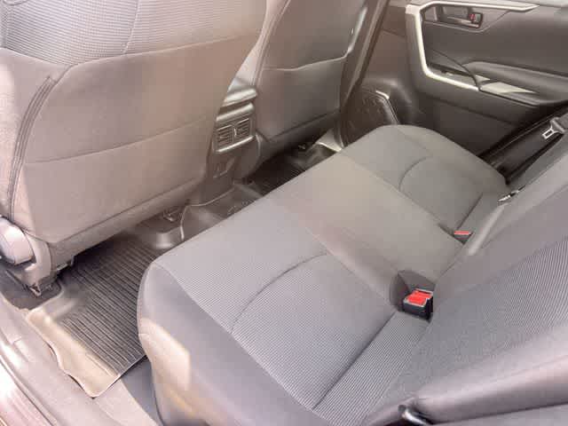 Thumbnail: 2021 Toyota RAV4 - 32