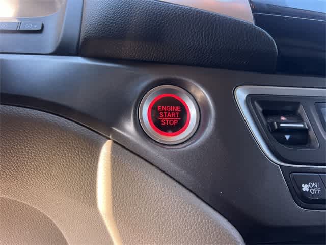 Thumbnail: 2017 Honda Pilot - 28