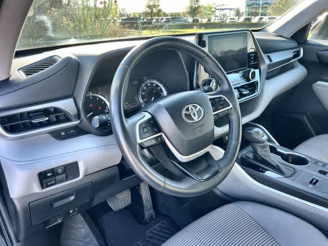 Thumbnail: 2024 Toyota Highlander - 15
