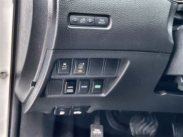 Thumbnail: 2017 Nissan Rogue - 28