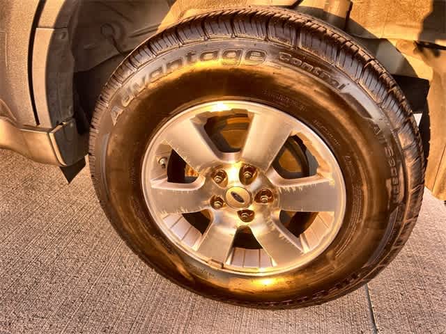 Thumbnail: 2010 Ford Escape - 9