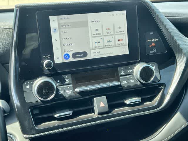 Thumbnail: 2023 Toyota Highlander - 18