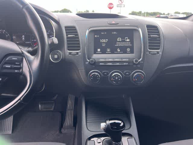 Thumbnail: 2017 Kia Forte - 18