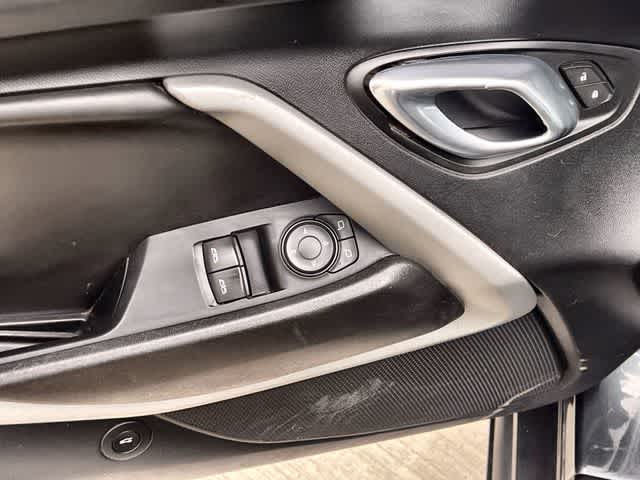 Thumbnail: 2017 Chevrolet Camaro - 30