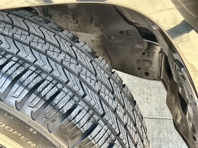 Thumbnail: 2015 Toyota 4Runner - 23