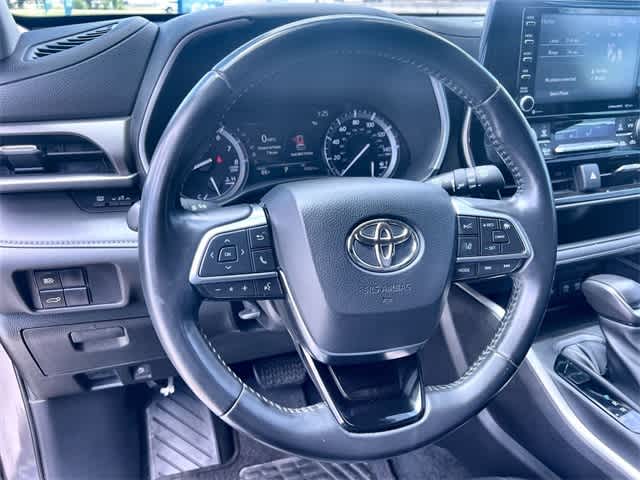 Thumbnail: 2021 Toyota Highlander - 17