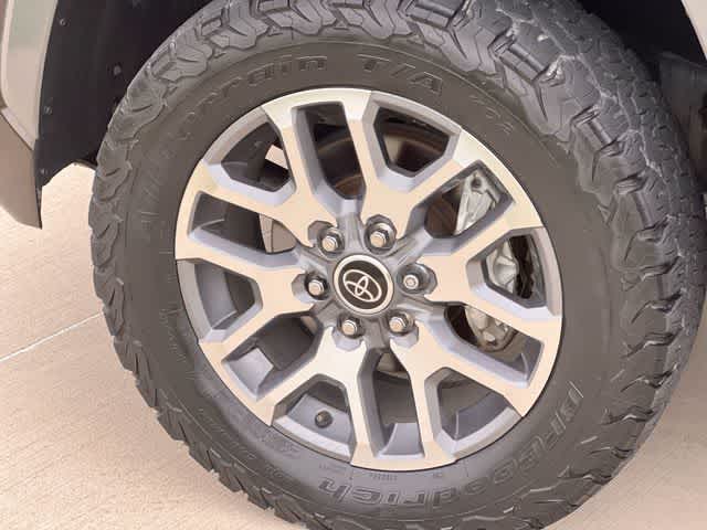 Thumbnail: 2023 Toyota Tundra - 9