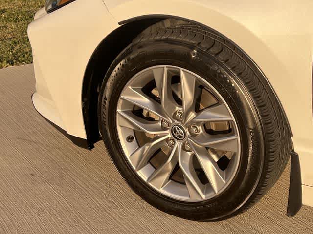 Thumbnail: 2022 Toyota Avalon - 9