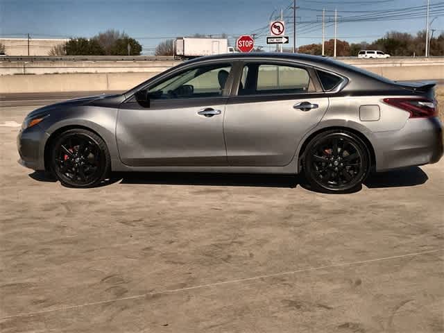 Thumbnail: 2017 Nissan Altima - 4