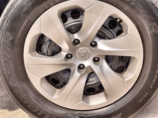 Thumbnail: 2021 Toyota RAV4 - 9